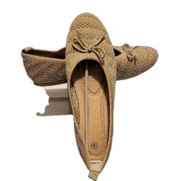 Heawesh cream crochet lace mesh round toe ballet flat,  shoe size 8, - Picture 2 of 4